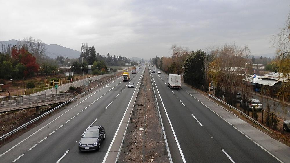 Imagen de apoyo: ¿Qué parte de la vía se debe utilizar exclusivamente al conducir un vehículo?