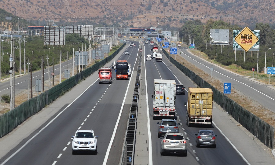 Imagen de apoyo: Otra regla práctica de distancia en carretera indica mantener, respecto del vehículo de adelante: