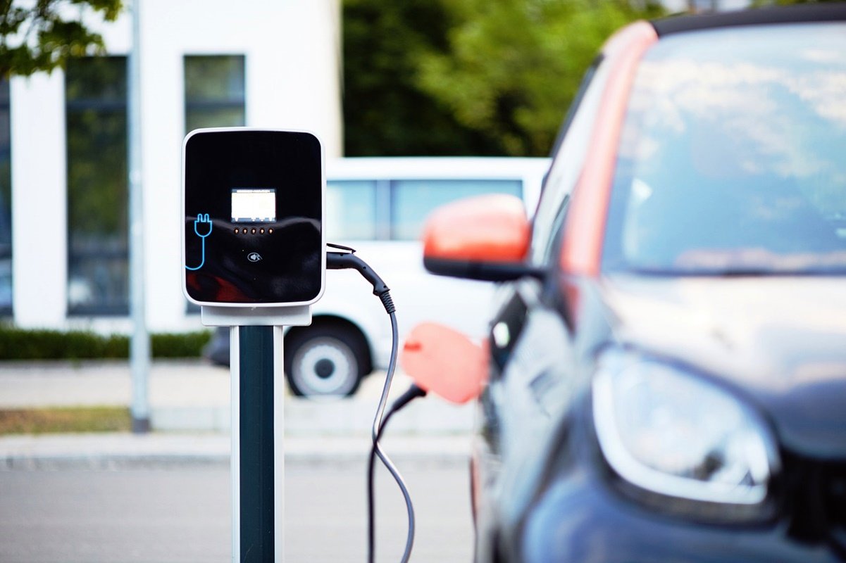 Imagen de apoyo: Al asistir un siniestro donde participan vehículos eléctricos o híbridos: